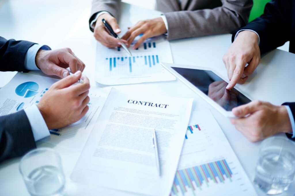 close-up-hands-businesspeople-work