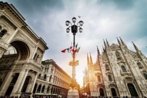 beautiful-panoramic-view-duomo-square-milan-with-big-stree